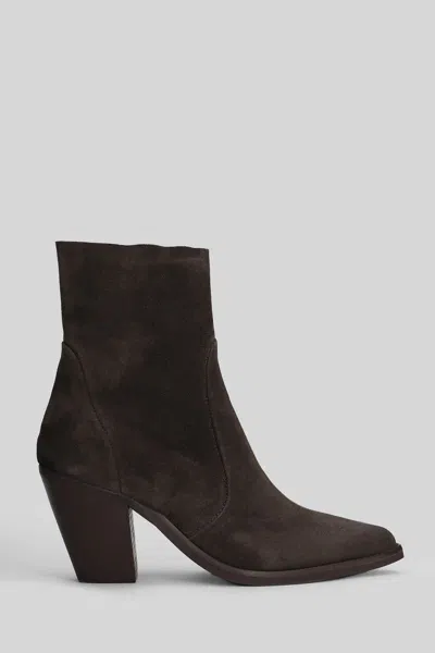 Julie Dee Texan Ankle Boots In Brown