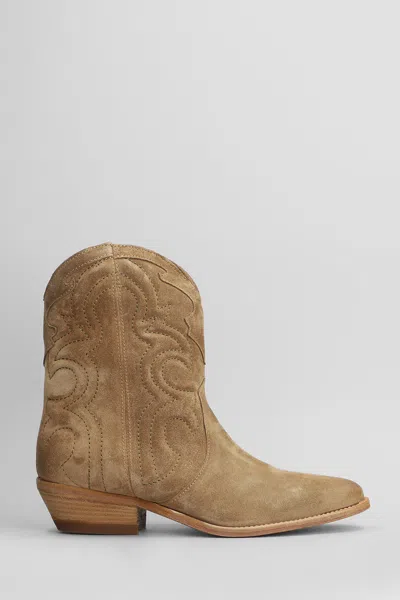 Julie Dee Texan Ankle Boots In Beige Suede In Neutrals
