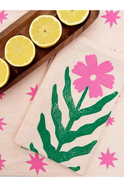Julie Peach Block Printed Daisy Napkins In Pink At Urban Outfitters