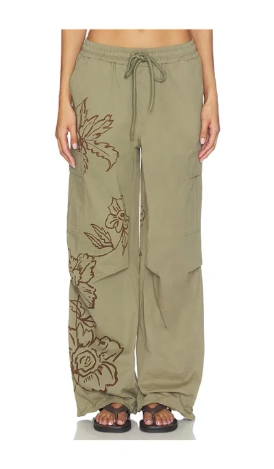 Juliet Johnstone Cotton Parachute Pant In Green