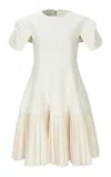 Julycolumn Moda Operandi In White