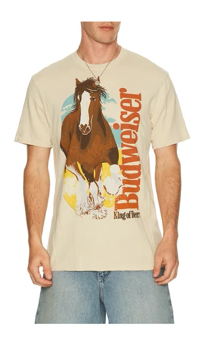 Junk Food Bud Clydesdale Tee In Neutral