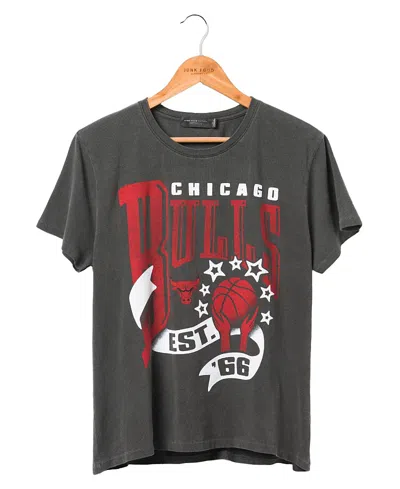 Junk Food Clothing Women's Nba Chicago Bulls Banner Vintage Tee In True Black