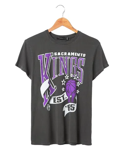 Junk Food Clothing Women's Nba Sacramento Kings Banner Vintage Tee In Black