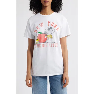 Junk Food Peanuts® Snoopy New York Cotton Graphic T-shirt In White