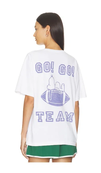 Junk Food Snoopy Go Go Team V-neck Yoke Tee In White
