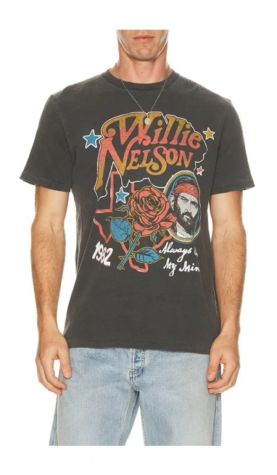 Junk Food Willie Nelson 1982 Vintage Tee In Multi