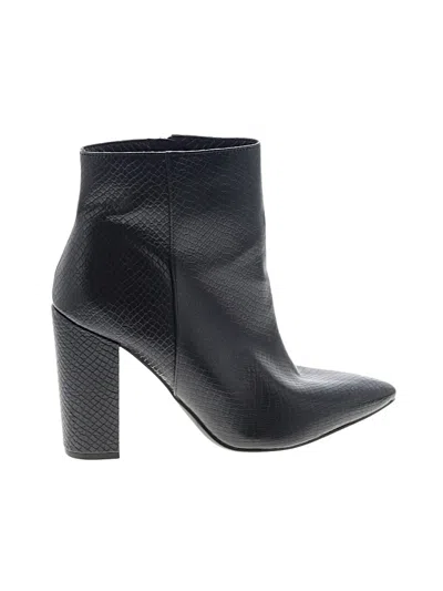 Pre-owned Just Fab Ankle Boots In Black