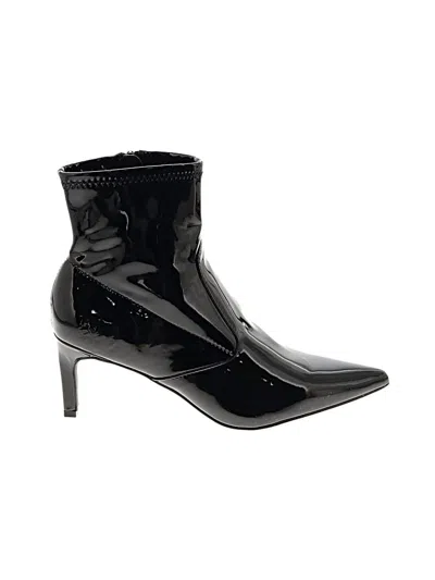 Pre-owned Just Fab Ankle Boots In Black