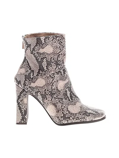 Pre-owned Just Fab Ankle Boots In Gray
