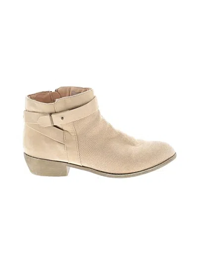 Pre-owned Just Fab Ankle Boots In Tan