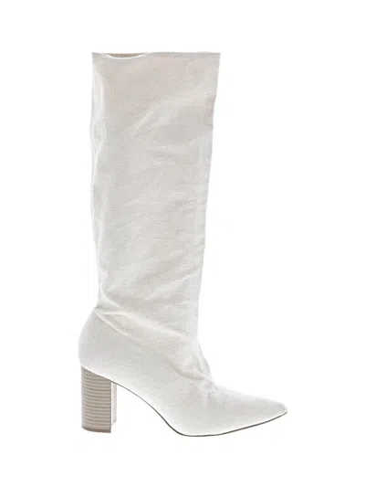 Pre-owned Just Fab Boots In White