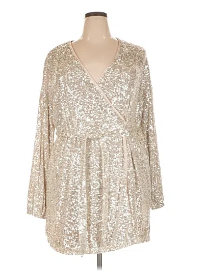 Pre-owned Just Fab Coat In Gold