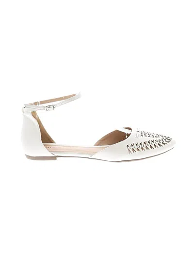 Pre-owned Just Fab Flats In Ivory