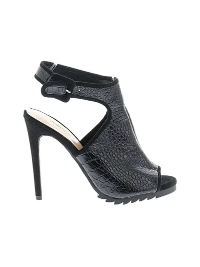 Pre-owned Just Fab Sandals In Black