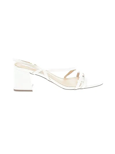 Pre-owned Just Fab Sandals In White