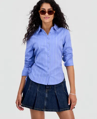 Just Polly Juniors' Cinched-hem Striped Shirt In Baby Blue
