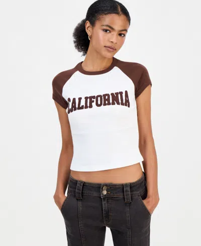 Just Polly Juniors' Raglan Short-sleeve Tee In Ivory,brown