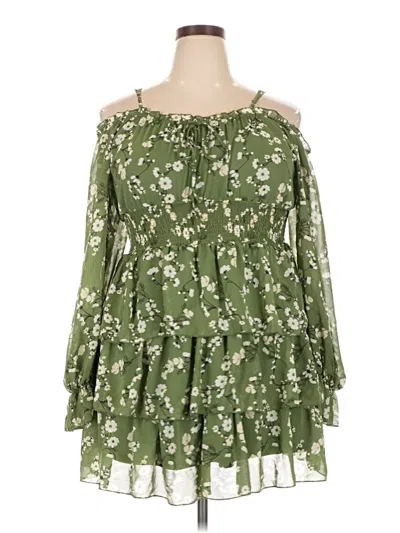 Pre-owned Justify Casual Dress In Green
