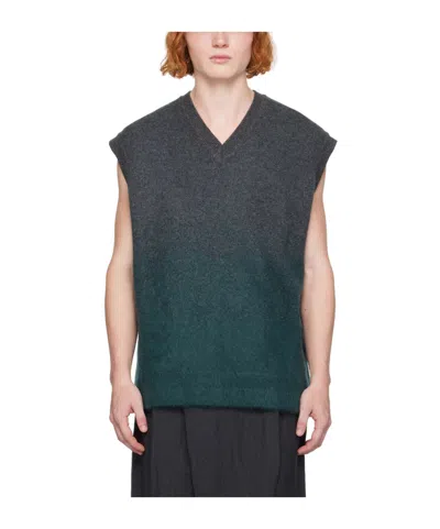 Juunj Gradient Knitted Vest In Black