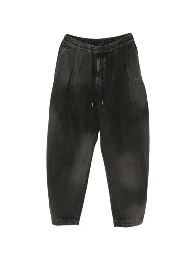 Juunj Pleated Jeans In Black