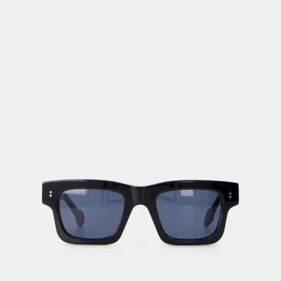 Jw Anderson Jwa02 Sunglasses In Black