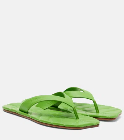 Jw Anderson Leaf Leather Thong Sandals In Green