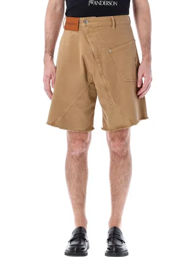 Jw Anderson Men's Twisted Workwear Shorts In Tan In Beige