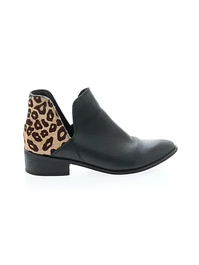 Pre-owned Kaanas Ankle Boots In Black