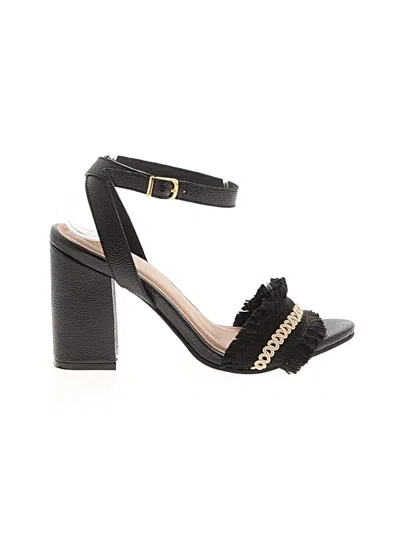Pre-owned Kaanas Sandals In Black