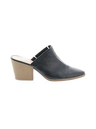 Pre-owned Kaari Blue Heels In Black