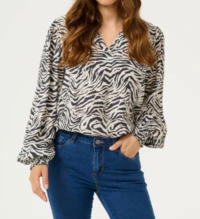 Kaffe Kajodie V-neck Long Sleeve Blouse In Black In Gray