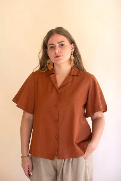 Kalalou Short-sleeve Buttondown Blouse With Collar - Cinnamon In Brown