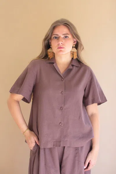 Kalalou Short-sleeve Buttondown Blouse With Collar - Mulberry In Red