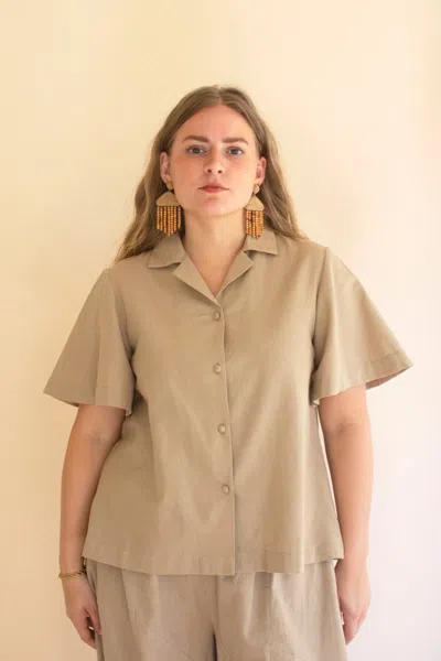 Kalalou Short-sleeve Buttondown Blouse With Collar - Oatmeal In White