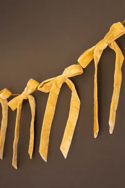 Kalalou Velvet Bow Garland - Gold In Yellow