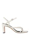 Kallisté Toe Strap Sandals In White