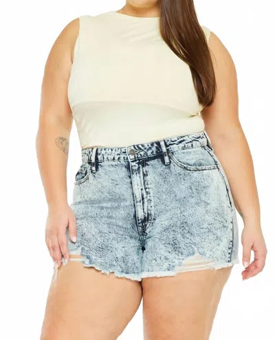 Kancan Distreesed Denim Shorts In Light Wash In Blue