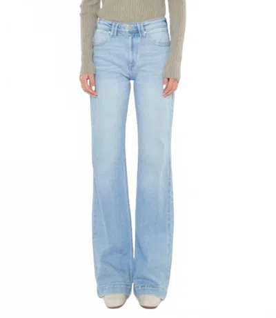 KANCAN ELLIE HIGH RISE FLARE JEANS IN LIGHT WASH