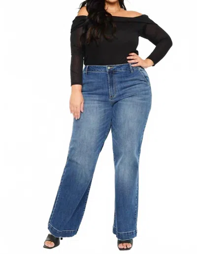 Kancan High Rise Keagan Curvy Jeans In Medium Wash In Blue