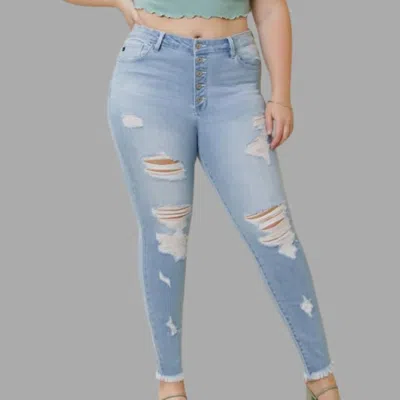 Kancan Plus - Scrumptious Skinny Jeans In Light Wash In Blue