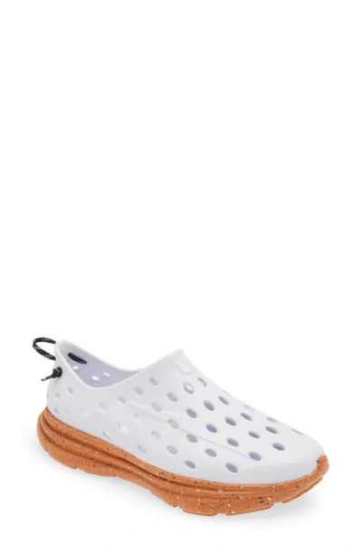 Kane Gender Inclusive Revive Shoe In White/carmel Speckle