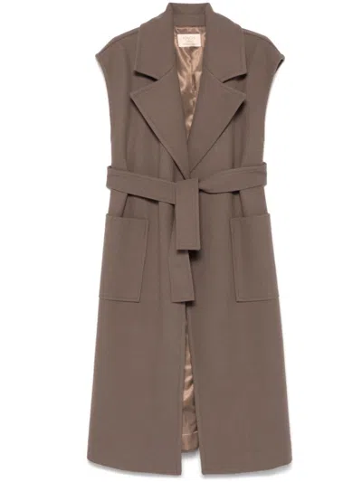 Kaos Sleeveless Coat In Brown