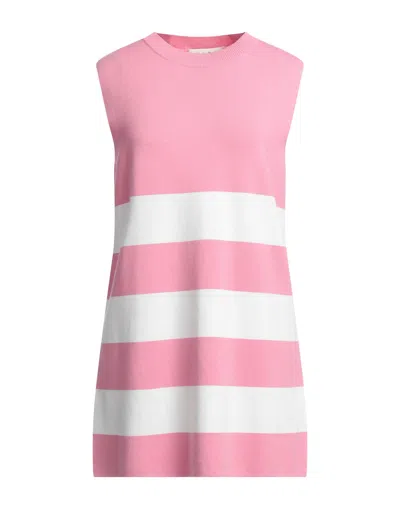 Kaos Short Dresses In Pink