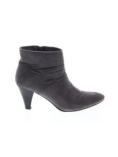 Pre-owned Karen Scott Ankle Boots In Gray