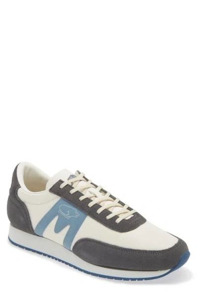 Karhu Gender Inclusive Albatross 82 Sneaker In Smoked Pearl/ashley Blue