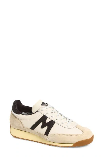 Karhu Gender Inclusive Mestari Sneaker In Gravel/chocolate Torte