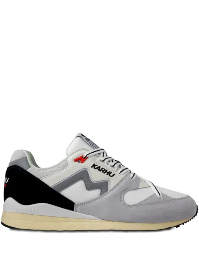 Karhu Synchron Classic Sneakers In White