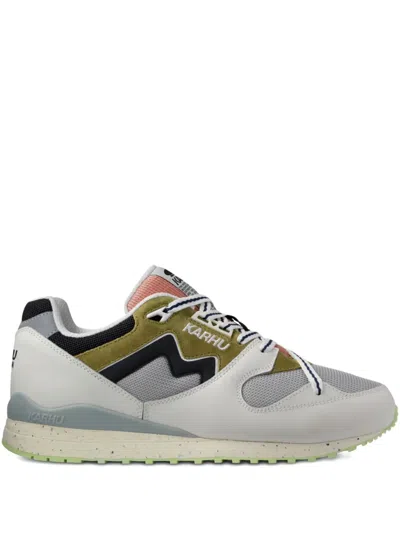 Karhu Synchron Classic Sneakers In White