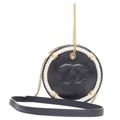 Pre-owned Karl Lagerfeld Chanel 2019 Limited Edition En Vogue Round Black Cream Leather Crossbody Bag In White